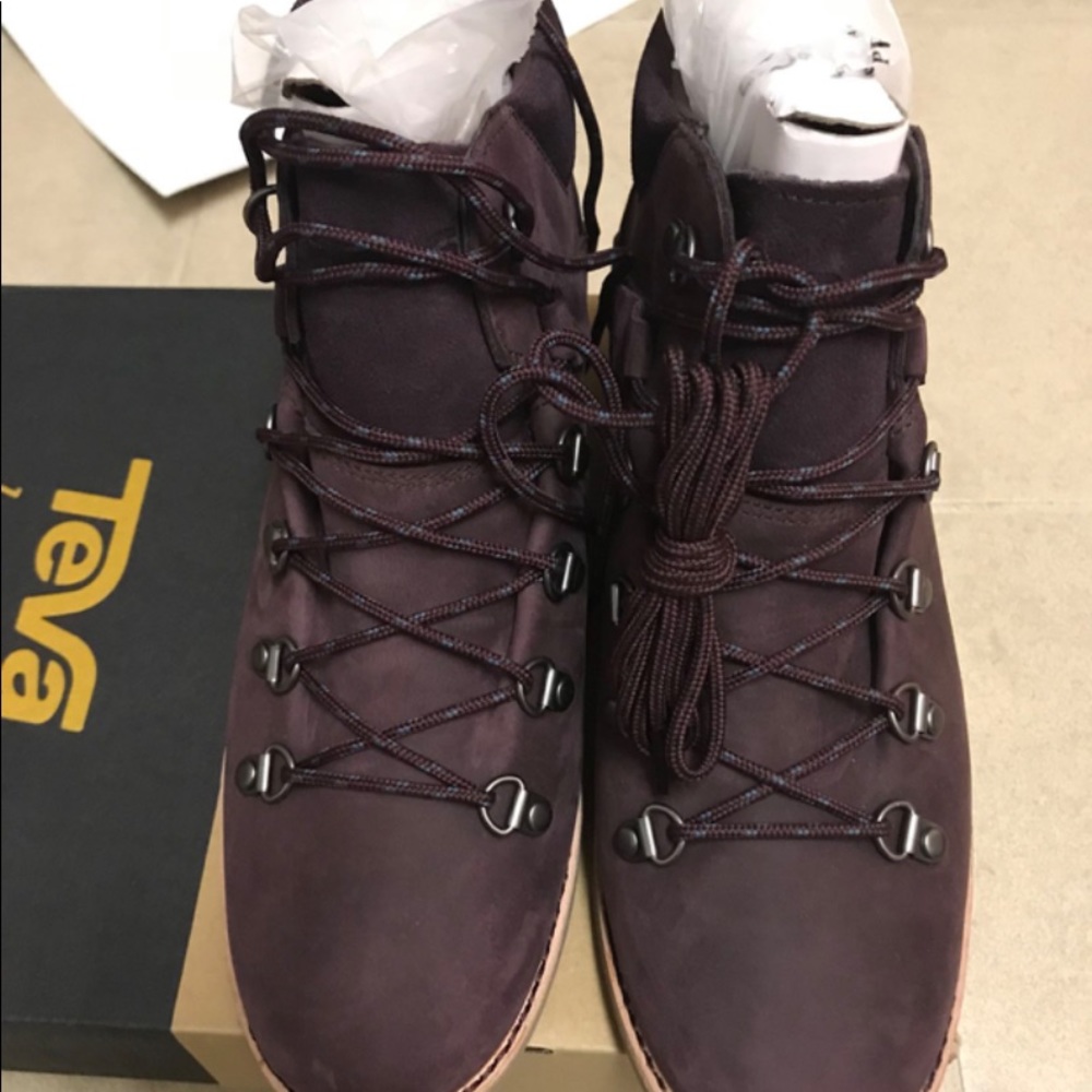 NIB TEVA leather boots women’s  6.5, 7.5, 8, 8.5